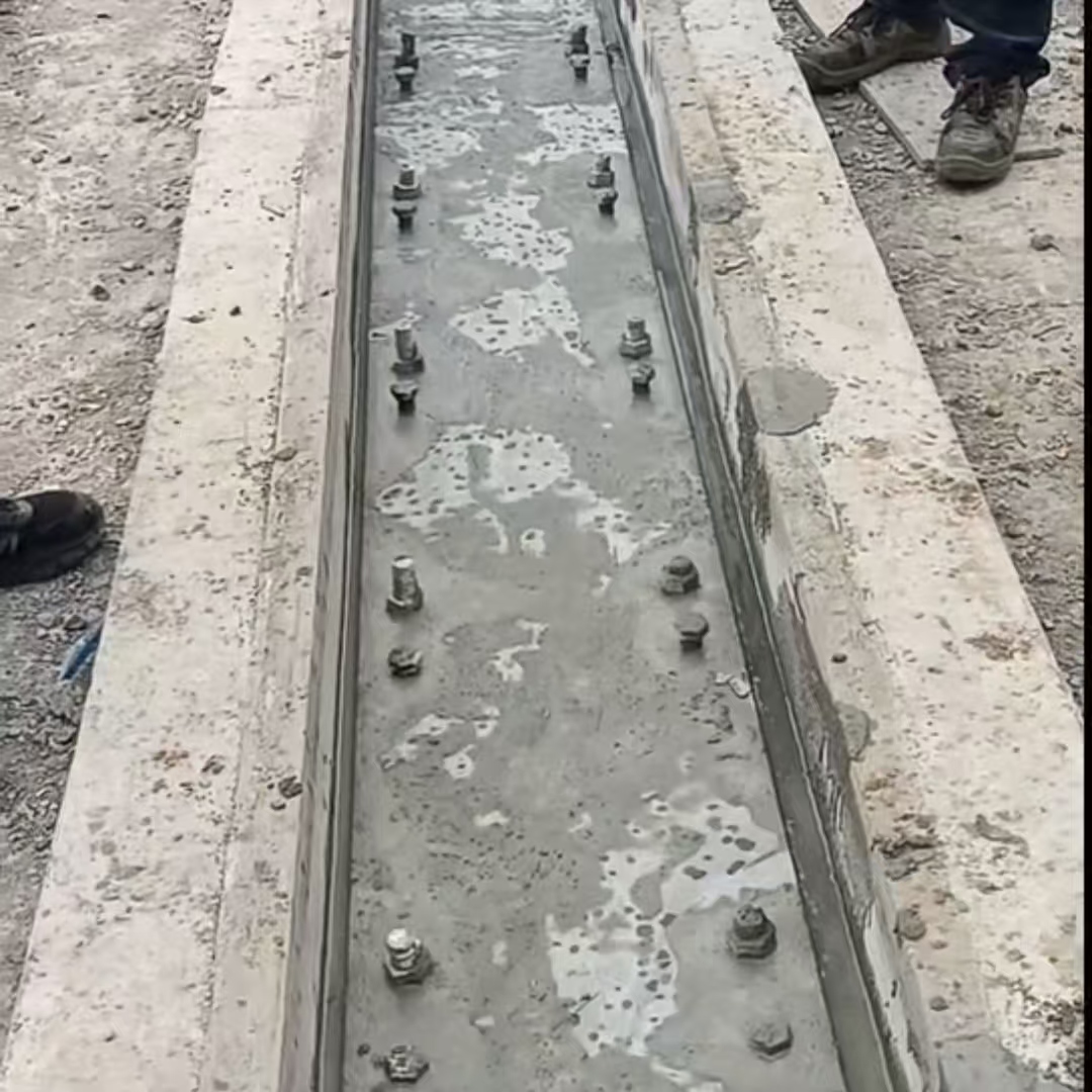 枣阳港口码头起重机龙门吊重型机械设备稳固用早强快凝轨道胶泥